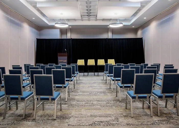 Courtyard By Marriott Edmonton West