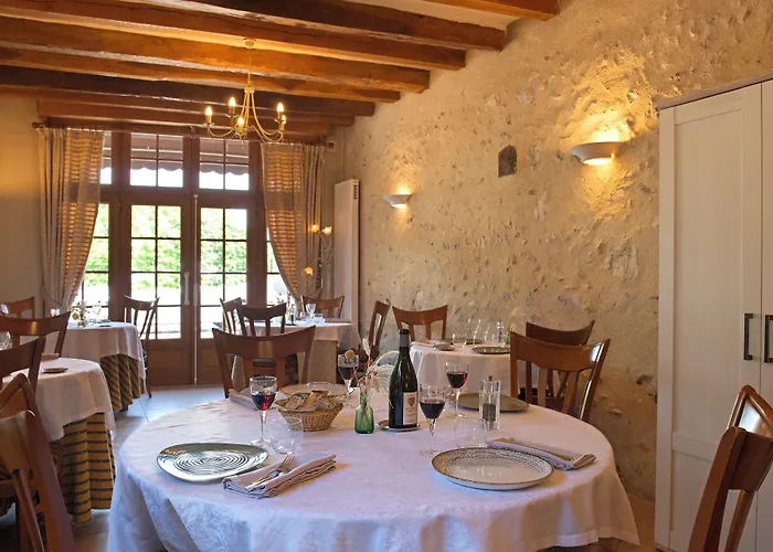 Auberge Le Colombien - Hotel Et Restaurant