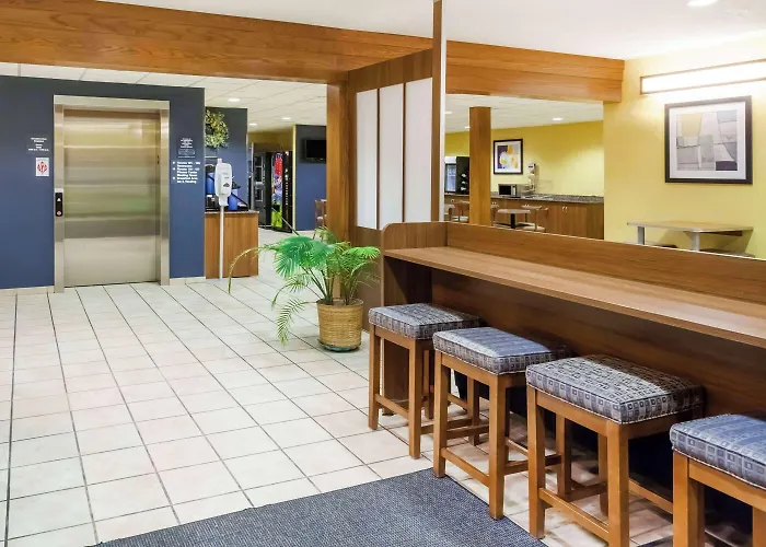 Microtel Inn & Suites