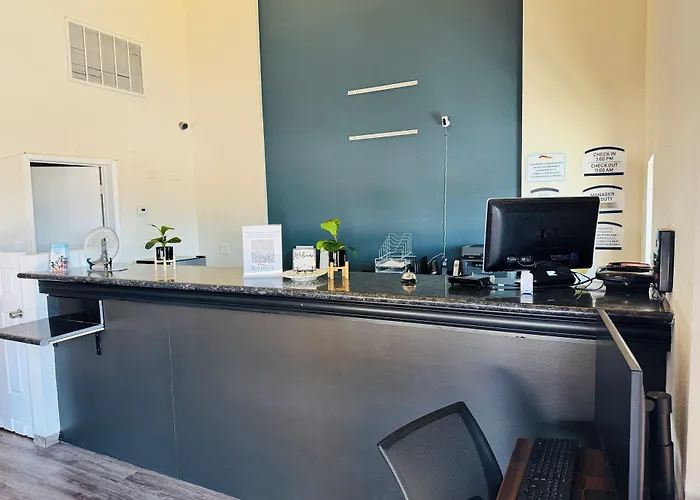 Baymont By Wyndham Bakersfield