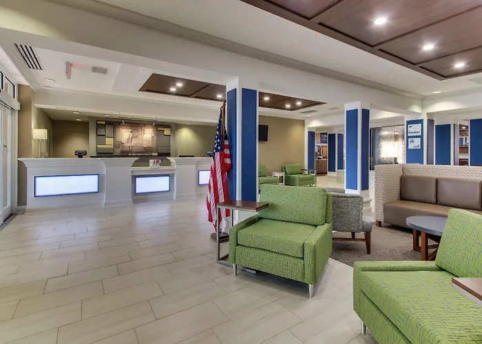 Holiday Inn Express & Suites Columbus - Ft Benning Maingate By Ihg