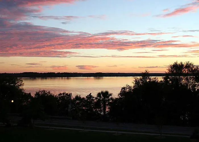 Heron Cay Lakeview Bed & Breakfast