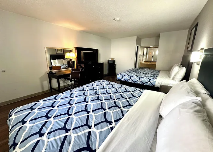 Red Carpet Inn Norwalk