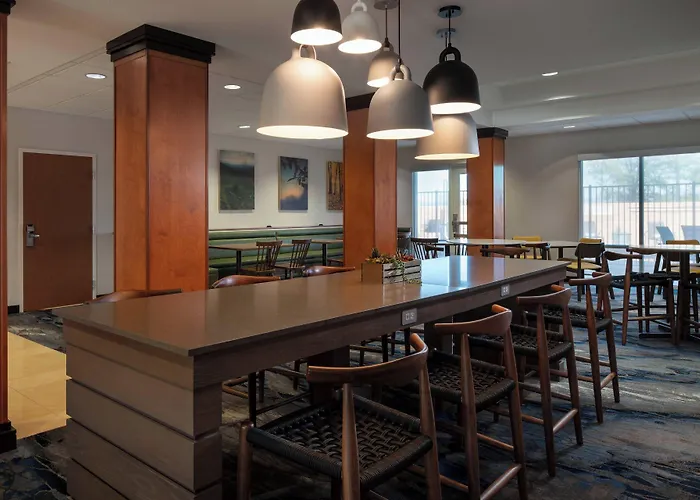 Fairfield Inn & Suites Redding