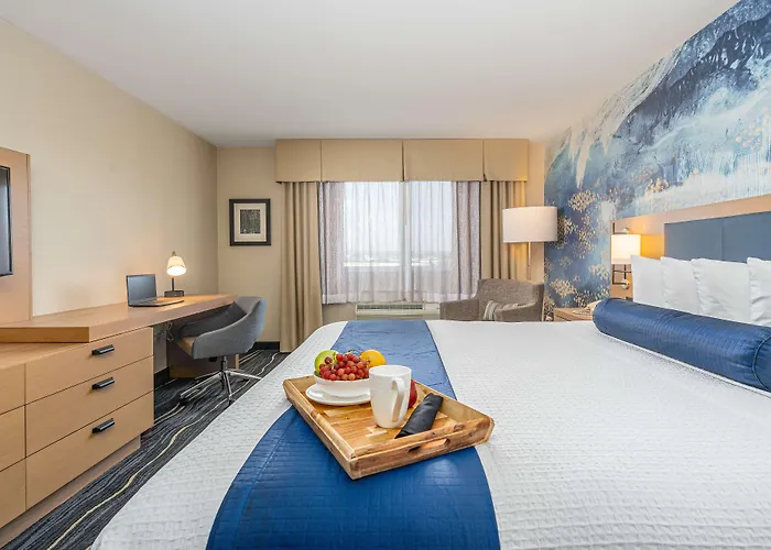 Best Western Plus Marina Gateway Hotel