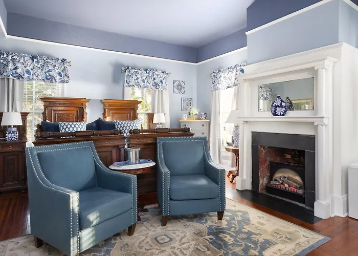 Bayfront Westcott House Bed & Breakfast