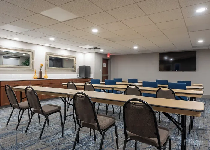 Holiday Inn Express Hotel & Suites Lamar By Ihg