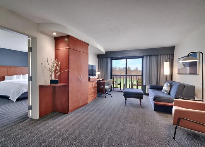 Courtyard By Marriott Johnson City