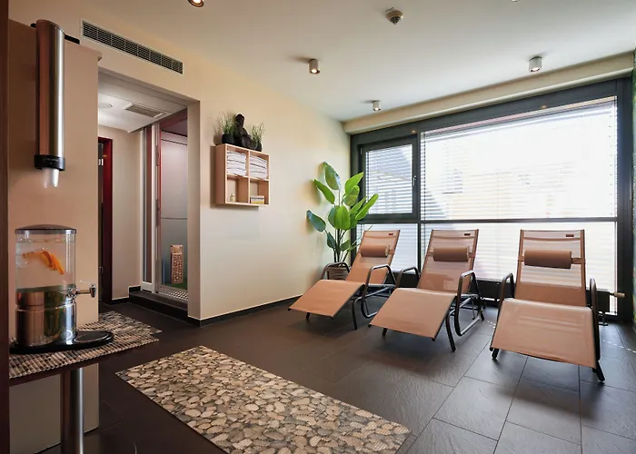 Novina Hotel Tillypark