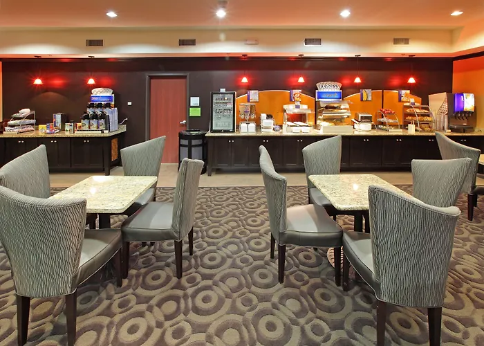Holiday Inn Express Hotel & Suites Paris By Ihg