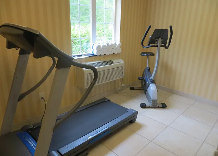 Cobblestone Inn & Suites - Brillion