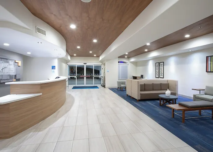 Holiday Inn Express & Suites Yosemite Park Area By Ihg