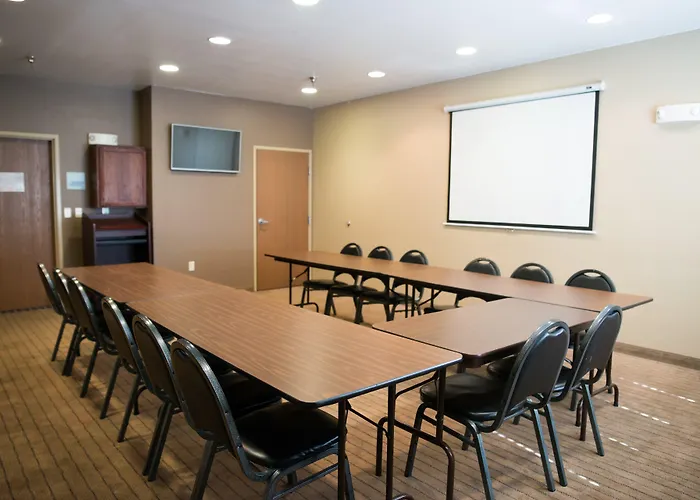 Holiday Inn Express Devils Lake By Ihg