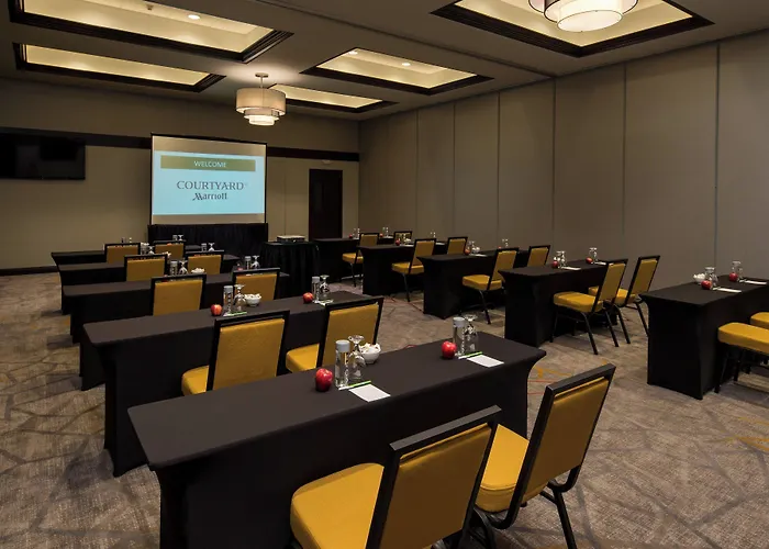Courtyard By Marriott Lafayette