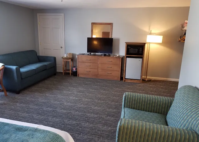 Hampton Village Inn
