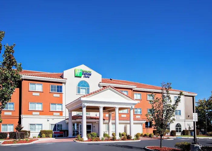 Holiday Inn Express & Suites Oroville Lake By Ihg