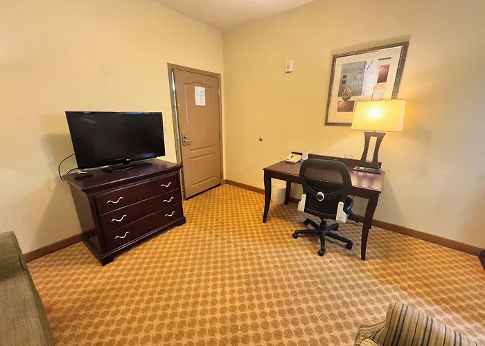 Hotel Pineville & Conference Center Alexandria I-49