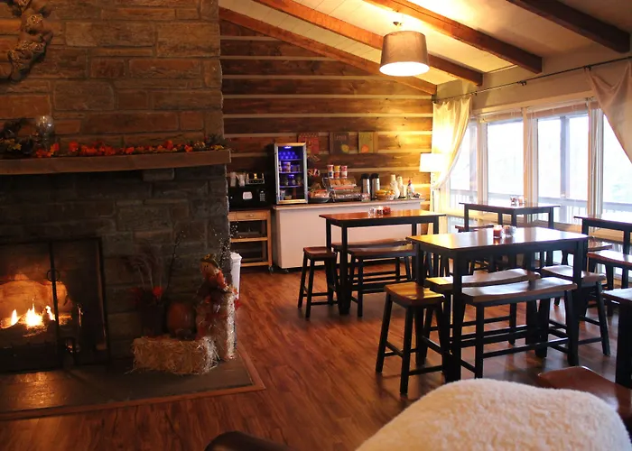 Cliff Dwellers Inn