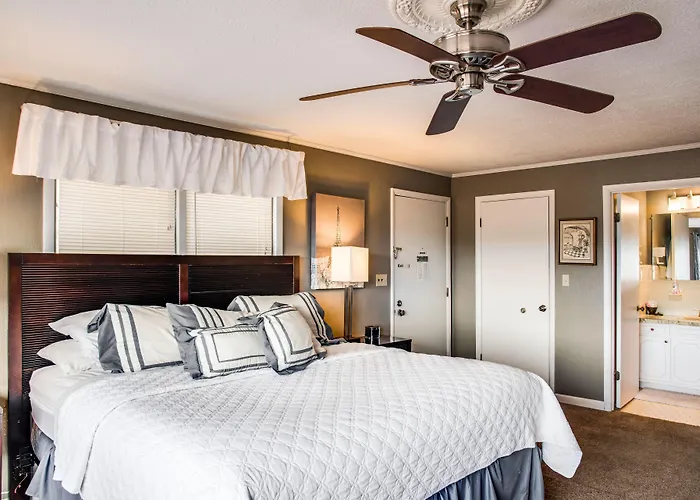 Cliff Dwellers Inn