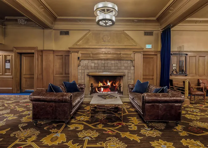 Arctic Club Hotel