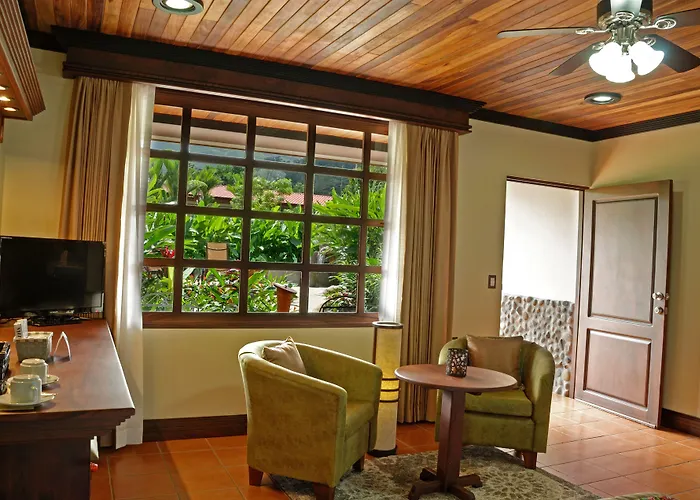 Volcano Lodge, Hotel & Thermal Experience