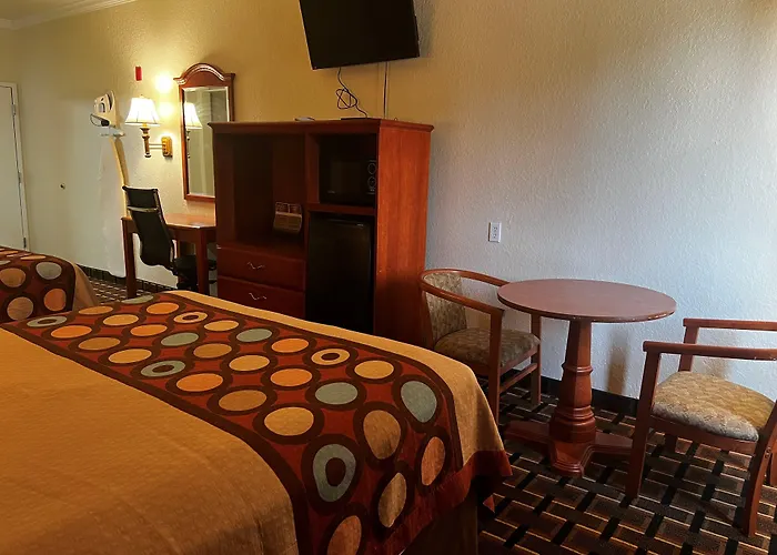 Super 8 By Wyndham Brookshire Tx
