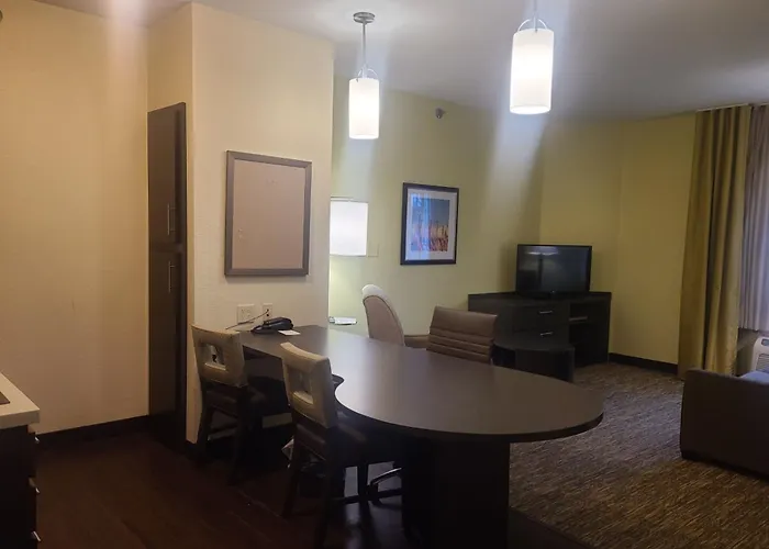 Candlewood Suites Bismarck