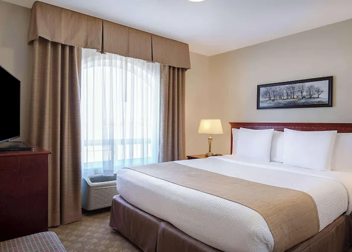 Days Inn By Wyndham Dawson Creek