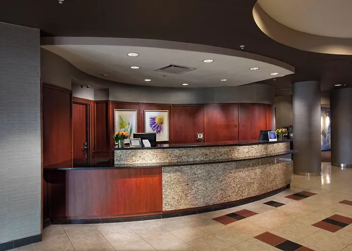 Courtyard By Marriott Fayetteville