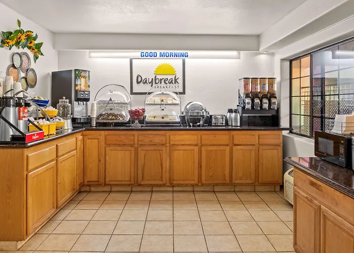 Days Inn & Suites By Wyndham Artesia