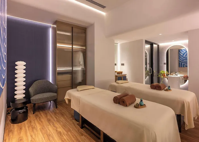 One World Hotel