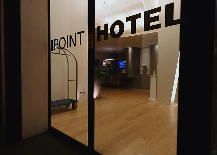 New Ipoint Hotel