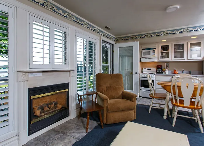 Snug Harbor Inn