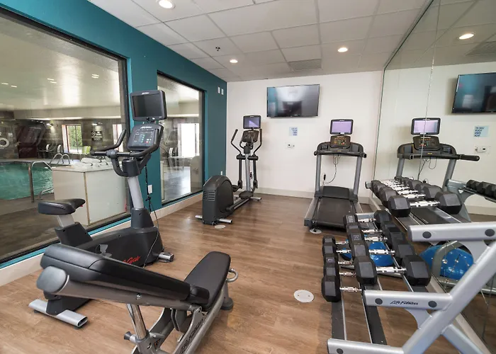 Holiday Inn Express Hotel & Suites Clinton By Ihg