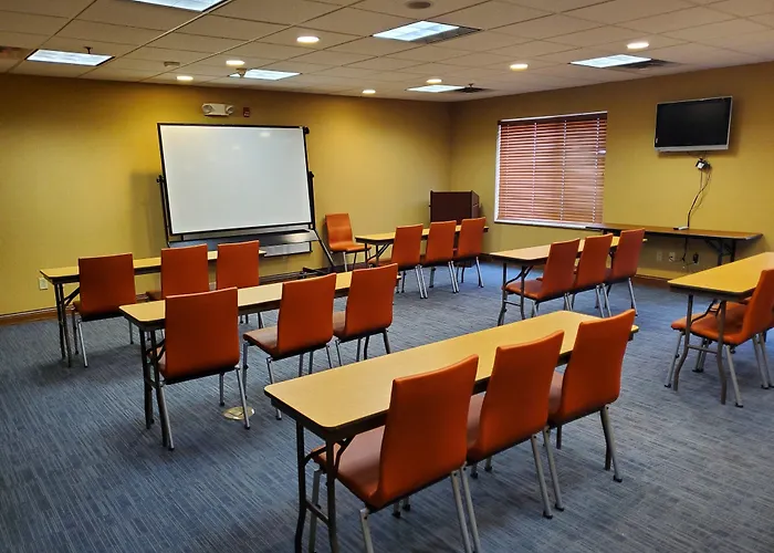 Holiday Inn Express Hotel & Suites Mattoon By Ihg