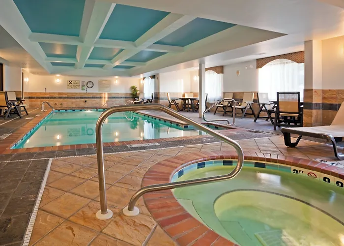Holiday Inn Express Hotel & Suites Birmingham - Inverness 280 By Ihg