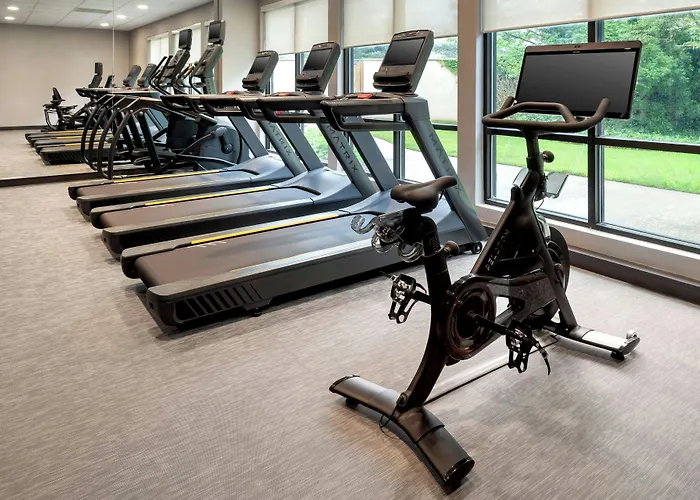 Courtyard By Marriott Paramus