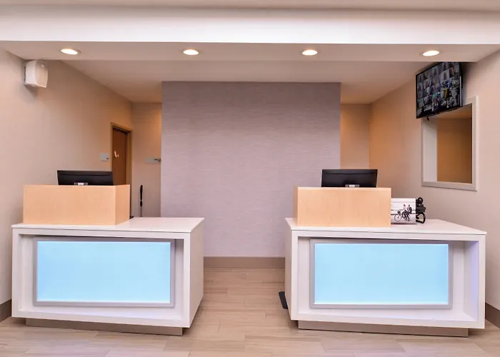 Holiday Inn Express & Suites Lacey - Olympia By Ihg