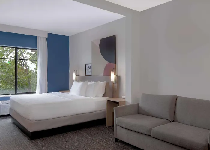 Sleep Inn & Suites East Chase