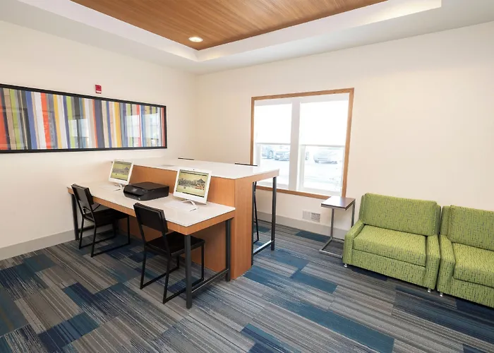 Holiday Inn Express & Suites Iron Mountain By Ihg