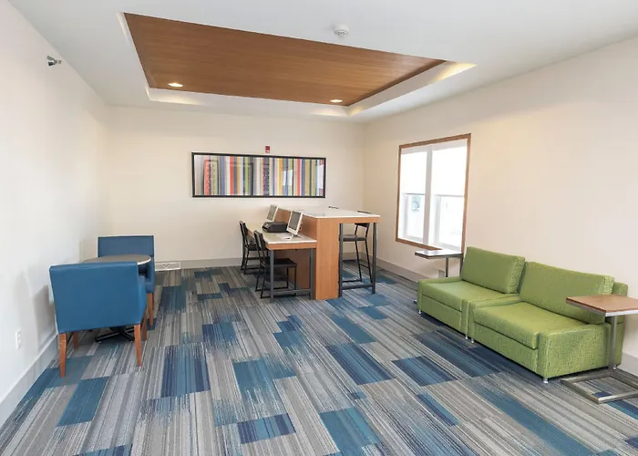 Holiday Inn Express & Suites Iron Mountain By Ihg