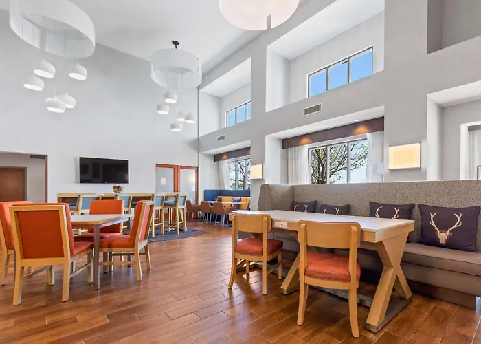Hampton Inn & Suites Greeley