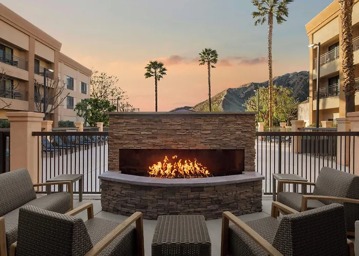 Courtyard By Marriott Santa Clarita Valencia