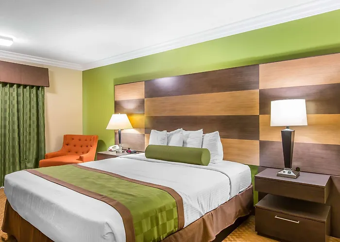 Rodeway Inn & Suites Canyon Lake-Menifee West