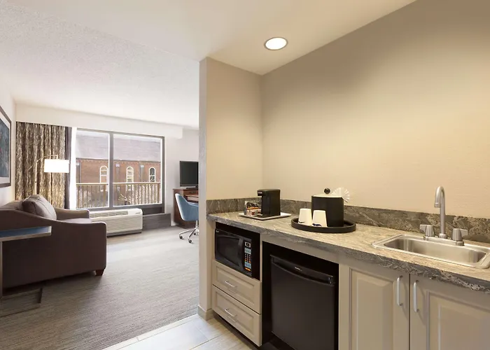 Hampton Inn & Suites Nashville-Downtown