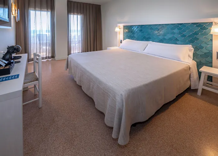 Caprici Beach Hotel & Spa