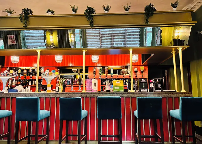 Uno Thames Hotel
