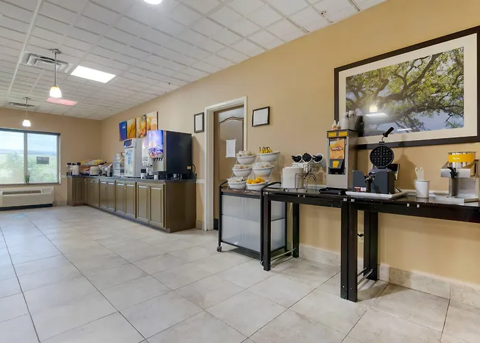 Comfort Suites Savannah North