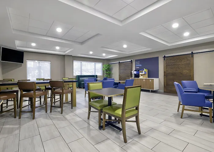 Holiday Inn Express Hotel & Suites Kansas City - Grandview By Ihg