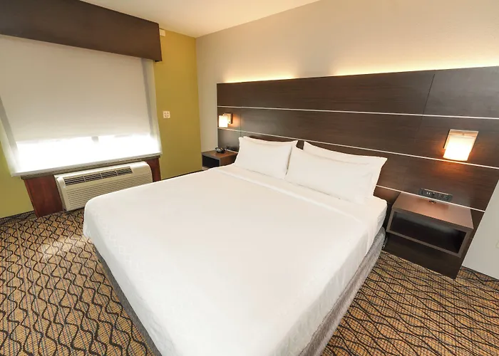 Holiday Inn Express And Suites Springfield Medical District By Ihg
